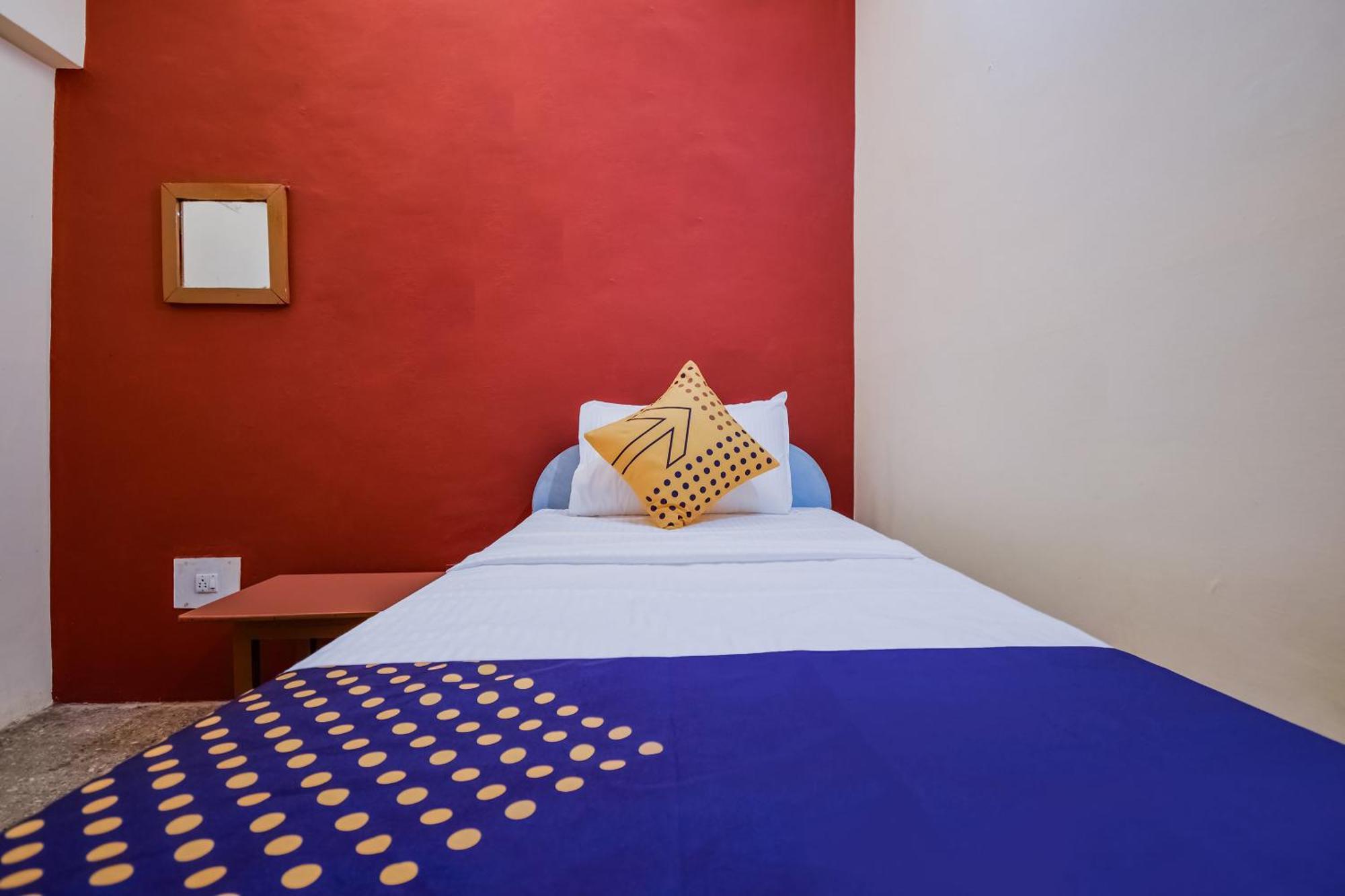 Betūl Spot On 65460 Hotel Gulmohar מראה חיצוני תמונה